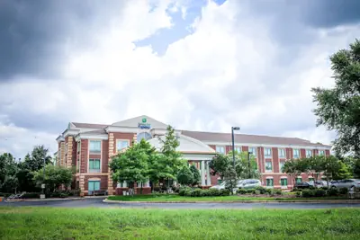 Photo 2 - Holiday Inn Express Hotel & Suites Memphis/Germantown by IHG