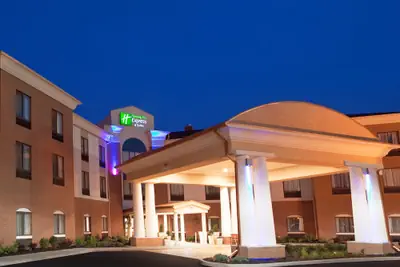Photo 2 - Holiday Inn Express & Suites Akron Regional Airport Area by IHG
