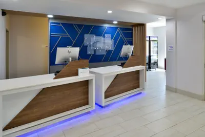Photo 5 - Holiday Inn Express & Suites Carthage by IHG