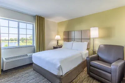 Photo 4 - Candlewood Suites Aurora-Naperville by IHG