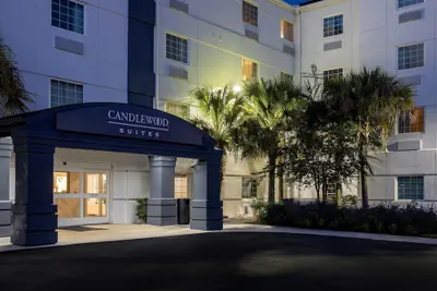 Photo 2 - Candlewood Suites Bluffton-Hilton Head by IHG