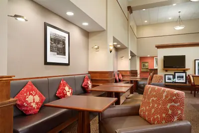 Photo 4 - Hampton Inn & Suites Williamsburg-Central