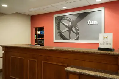 Photo 2 - Hampton Inn & Suites Williamsburg-Central