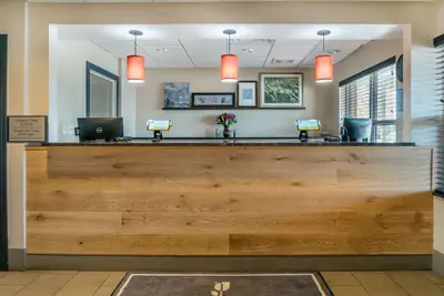 Photo 3 - Country Inn & Suites by Radisson, Rossford - Toledo South
