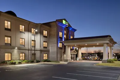 Photo 2 - Holiday Inn Express Hotel and Suites of Opelika/Auburn by IHG