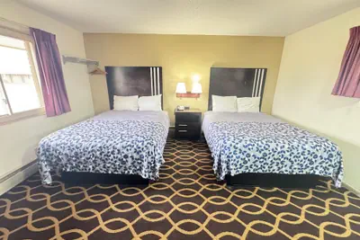 Photo 5 - Euclid Motel