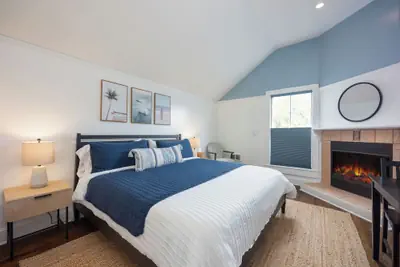 Photo 2 - BytheSea Inn