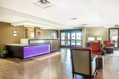 Photo 5 - Comfort Suites Clinton near Presbyterian College