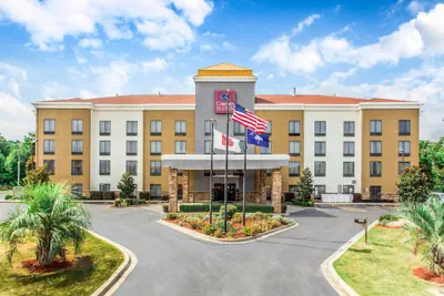 Photo 2 - Comfort Suites Clinton near Presbyterian College