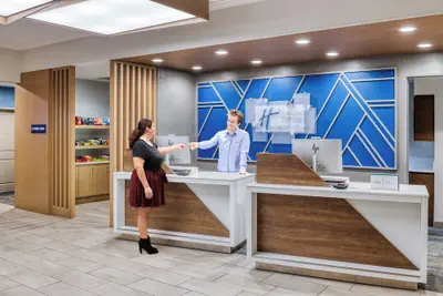 Photo 3 - Holiday Inn Express & Suites Green Bay East by IHG