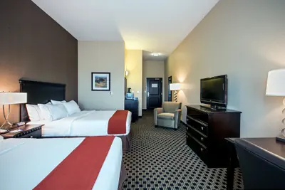 Photo 5 - Holiday Inn Express & Suites Green Bay East by IHG