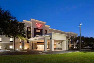 Photo 2 - Hampton Inn & Suites Ocala - Belleview