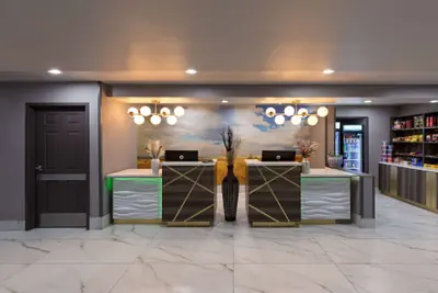 Photo 3 - La Quinta Inn & Suites by Wyndham Olathe