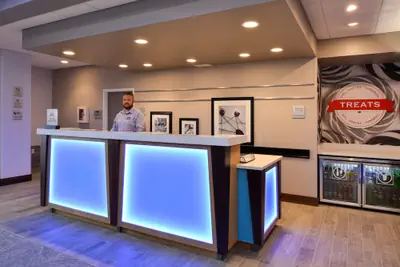 Photo 5 - Hampton Inn & Suites Cincinnati-Mason