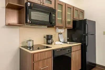 Photo 2 - Candlewood Suites Fort Myers Sanibel Gateway by IHG