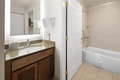 Photo 5 - Staybridge Suites Harrisburg by IHG