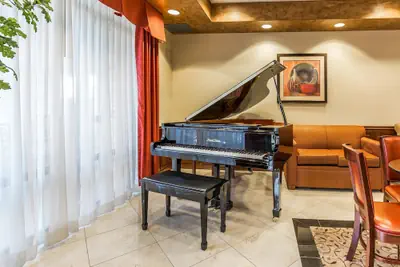 Photo 4 - Comfort Inn & Suites Henderson - Las Vegas