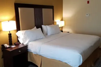 Photo 4 - Holiday Inn Express & Suites Gulf Shores by IHG