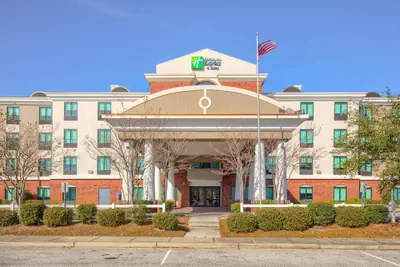 Photo 2 - Holiday Inn Express & Suites Gulf Shores by IHG