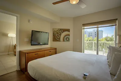 Photo 5 - Crystal Palms Beach Resort