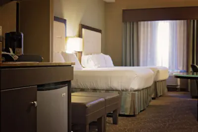 Photo 4 - Holiday Inn Express & Suites Logan by IHG