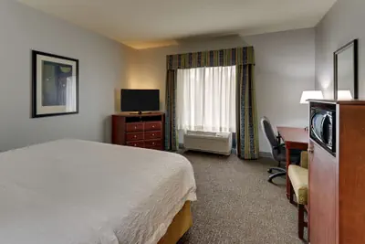 Photo 4 - Hampton Inn & Suites Indianapolis-Airport