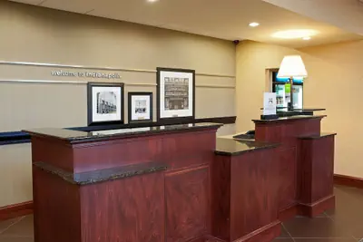 Photo 2 - Hampton Inn & Suites Indianapolis-Airport