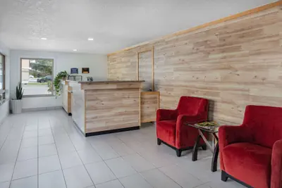 Photo 3 - Travelodge by Wyndham Newport