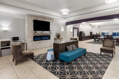 Photo 5 - La Quinta Inn & Suites by Wyndham Brownwood