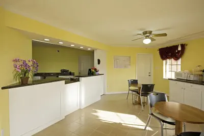 Photo 3 - Americas Best Value Inn Pryor