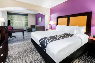 Photo 5 - La Quinta Inn & Suites by Wyndham DFW Airport West - Bedford