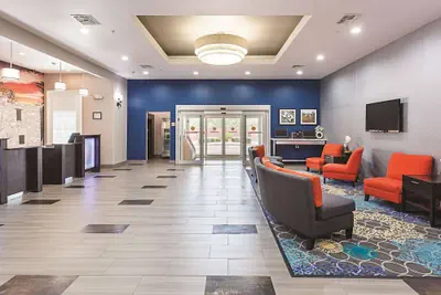 Photo 3 - La Quinta Inn & Suites by Wyndham San Antonio Northwest