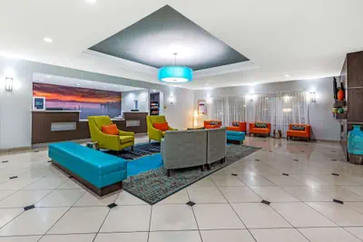 Photo 5 - La Quinta Inn & Suites by Wyndham Orange