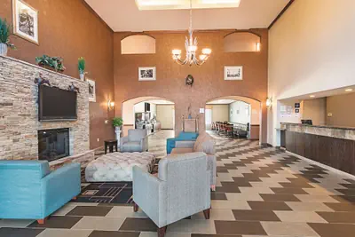 Photo 4 - La Quinta Inn & Suites by Wyndham Glen Rose