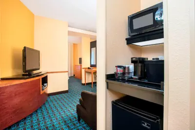 Photo 4 - Fairfield Inn & Suites by Marriott Lakeland Plant City