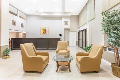 Photo 3 - Super 8 by Wyndham Oklahoma City