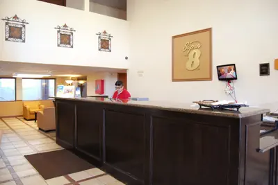 Photo 4 - Super 8 by Wyndham Oklahoma City