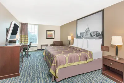 Photo 2 - Super 8 by Wyndham Oklahoma City