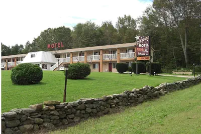 Photo 2 - Stardust Motel