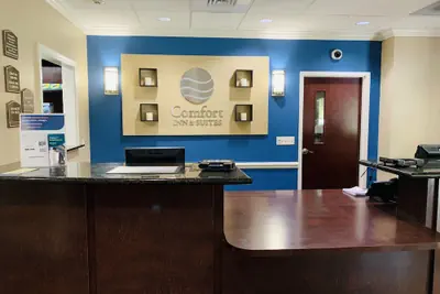 Photo 3 - Comfort Inn & Suites Fort Walton Beach - Destin West