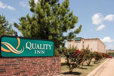 Photo 2 - Quality Inn Shreveport Airport