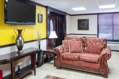 Photo 3 - Quality Inn Shreveport Airport