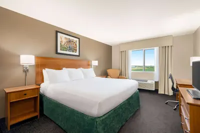 Photo 2 - Baymont by Wyndham Fremont