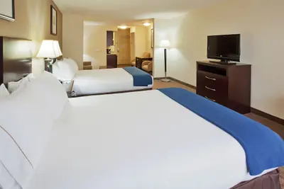 Photo 4 - Holiday Inn Express Hotel & Suites Merced by IHG