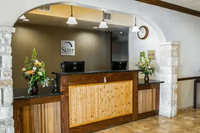 Photo 4 - Sleep Inn & Suites Gonzales near Palmetto State Park