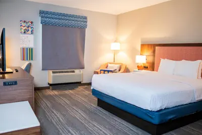 Photo 4 - Hampton Inn Gonzales