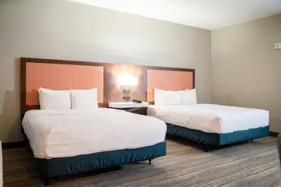 Photo 5 - Hampton Inn Gonzales
