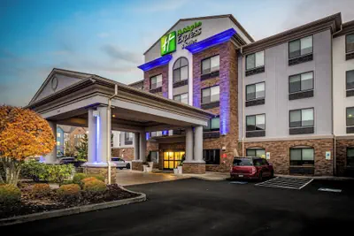 Photo 2 - Holiday Inn Express Hotel & Suites Vancouver Mall by IHG