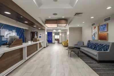 Photo 4 - Holiday Inn Express Hotel & Suites Vancouver Mall by IHG