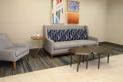 Photo 3 - Holiday Inn Express Hotel & Suites Vancouver Mall by IHG